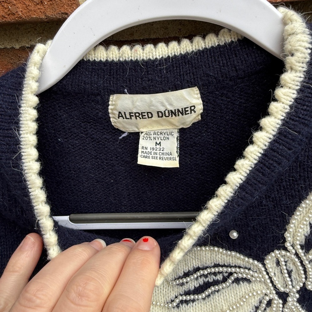 Vintage Alfred Dunner Navy Blue Bow Sweater Size Medium Women’s - Picture 3 of 4